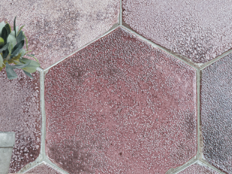 AMBIENTE OKEN HEXAGON GARNET BRILLO 23,2X26,7